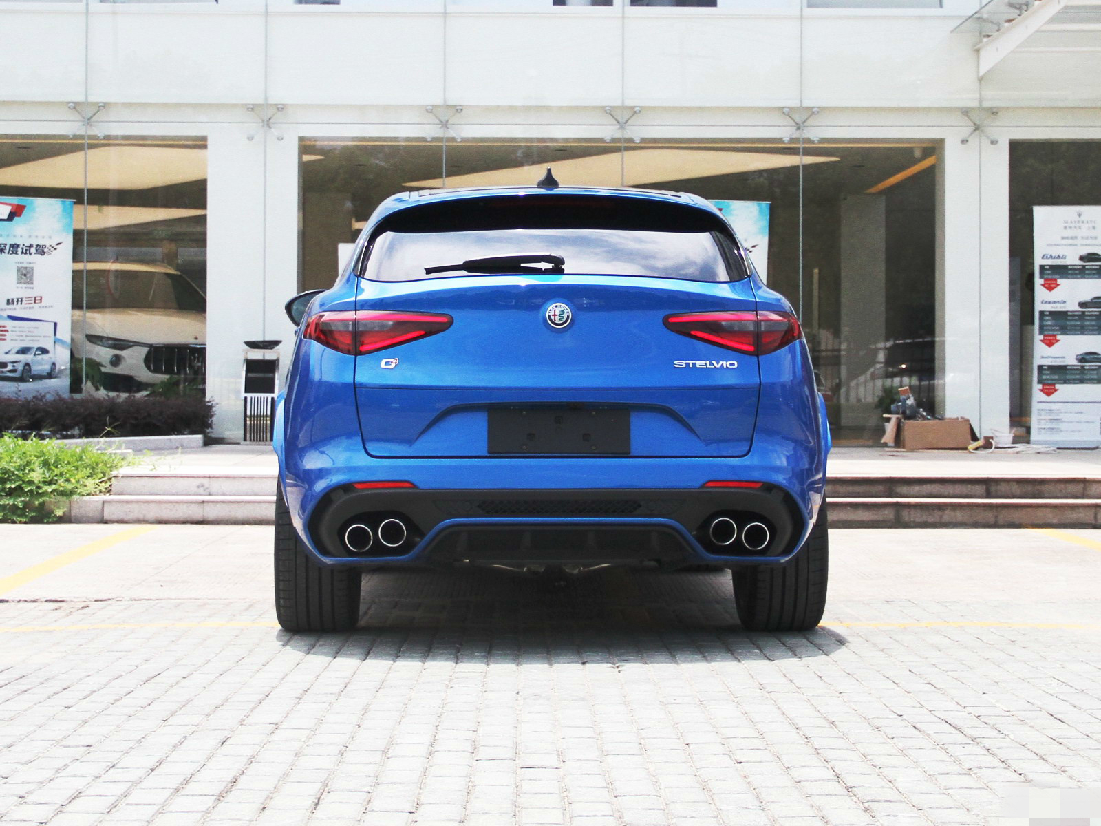 带你了解阿尔法罗密欧stelvio的霸气外观