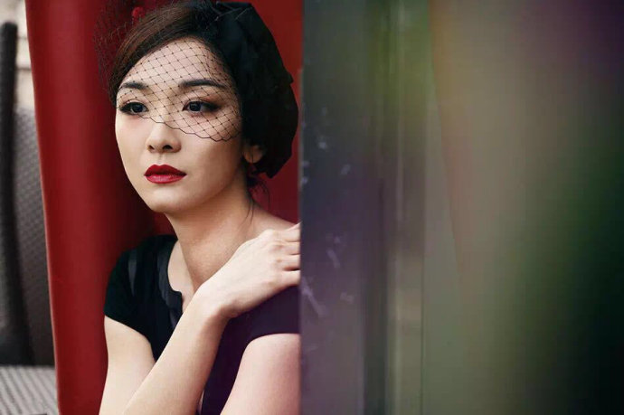 她是古装女神,拍戏时被打成脑震荡医治一年无果,男演员敷衍道歉