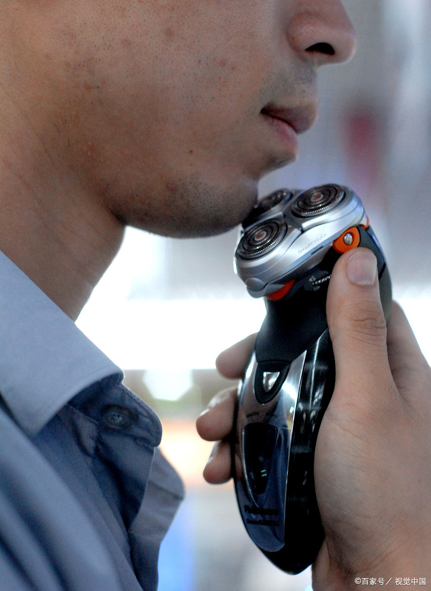 电动剃须刀是可以带上飞机的,不过需要遵守一些规定