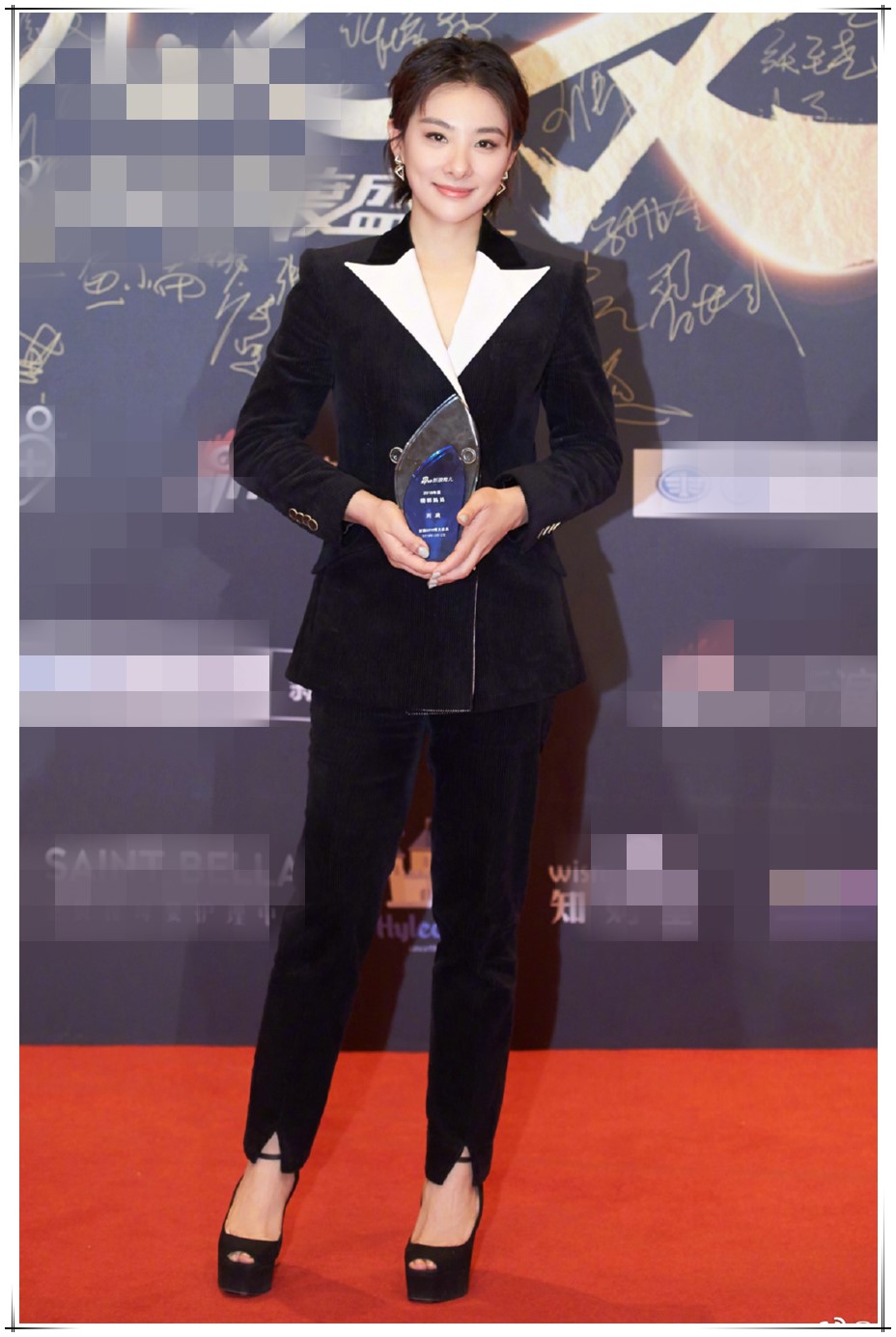 刘璇才是人生赢家,从体操冠军到成功跨界,153穿西装照样霸气