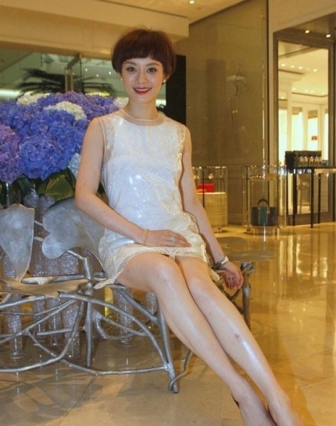 孙俪:珠翠之辉辉兮,满额鹅黄