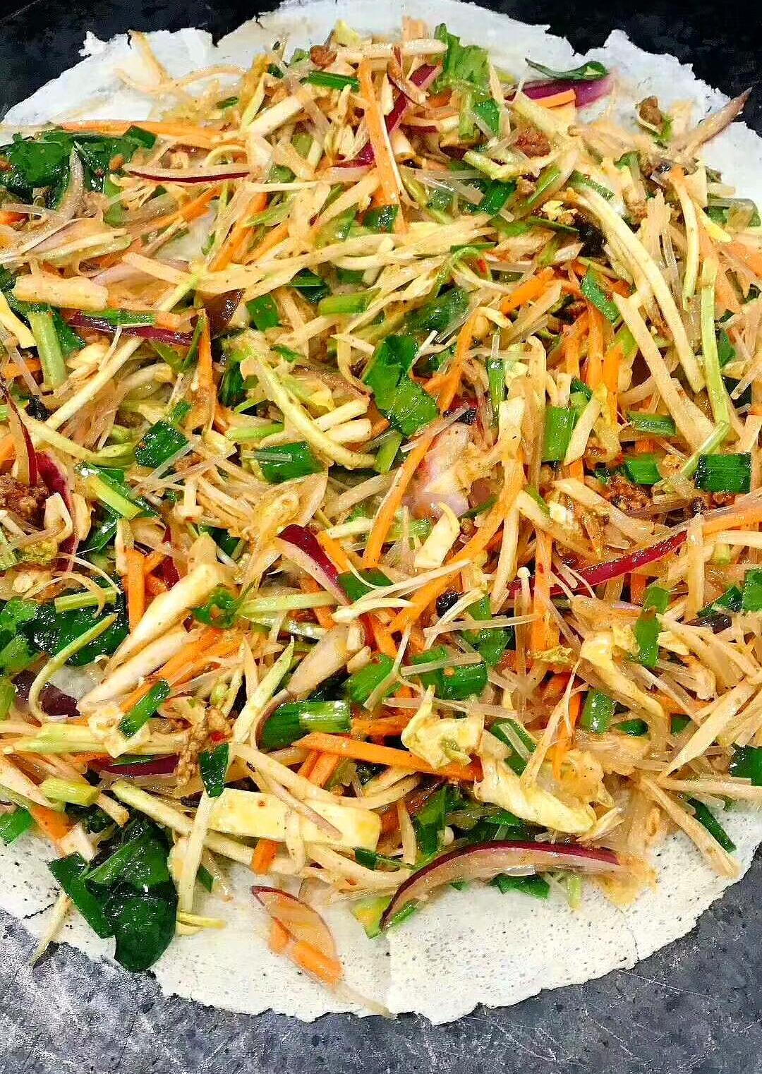 二妮菜煎饼主要是用心,食材丰富,烹饪得当,营养鲜香又管饱!