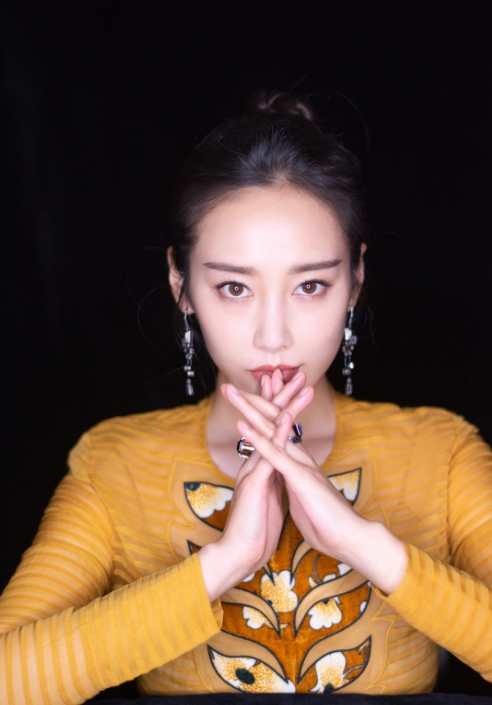 李纯倪妮同画"剑眉",面相差距大,网友:有些人就是长得凶