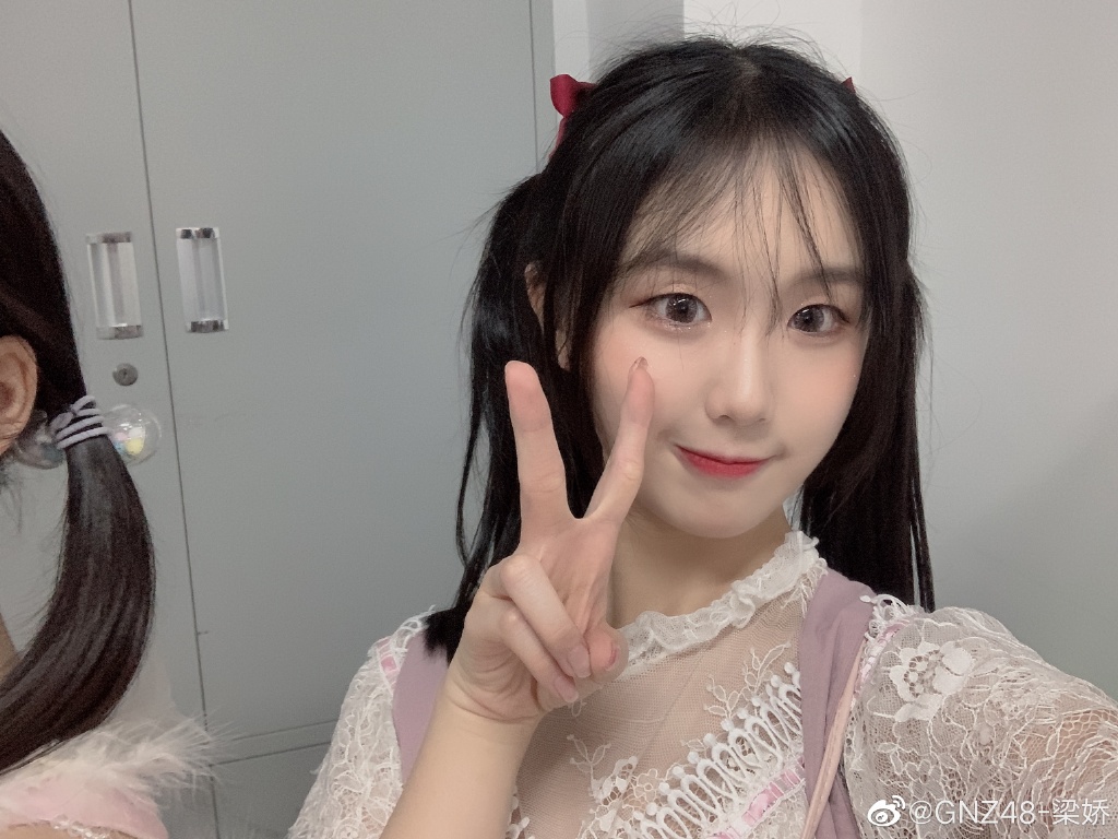 偶像美少女gnz48-梁娇迷人可爱美照欣赏