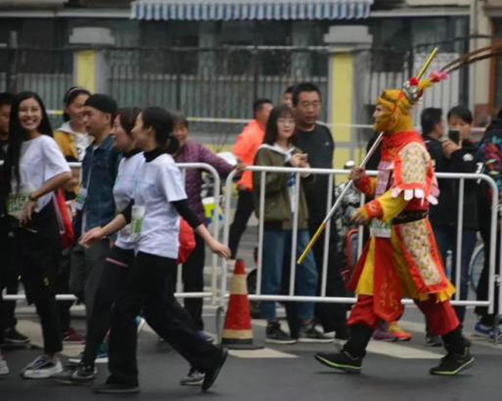 济南金箍棒大楼图片