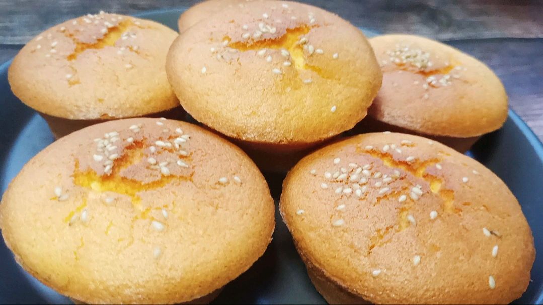 无水无油脆皮小蛋糕,外脆里嫩,味道还是记忆中老式蛋糕的味道