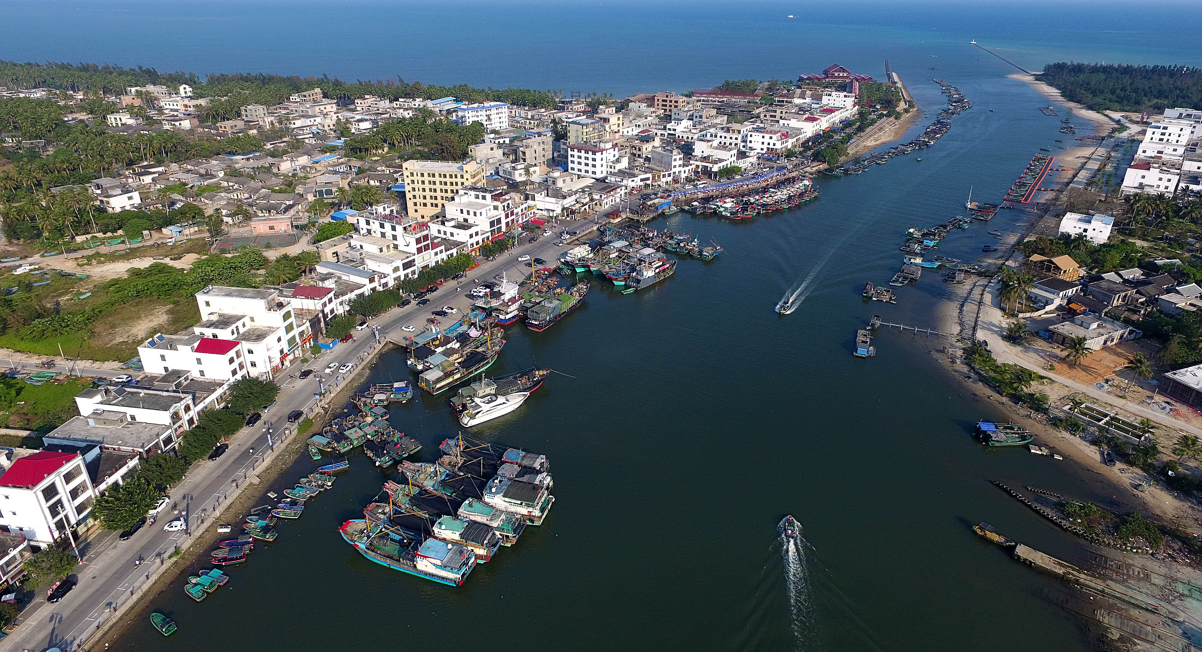 在伟大复兴新征程上扬帆远航——从海南建省办特区看中国改革开放40年