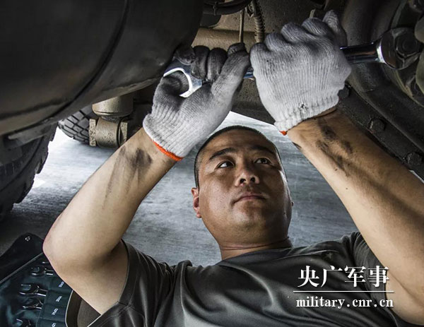 一级军士长蒋大力:四次参加阅兵,一生站在排头