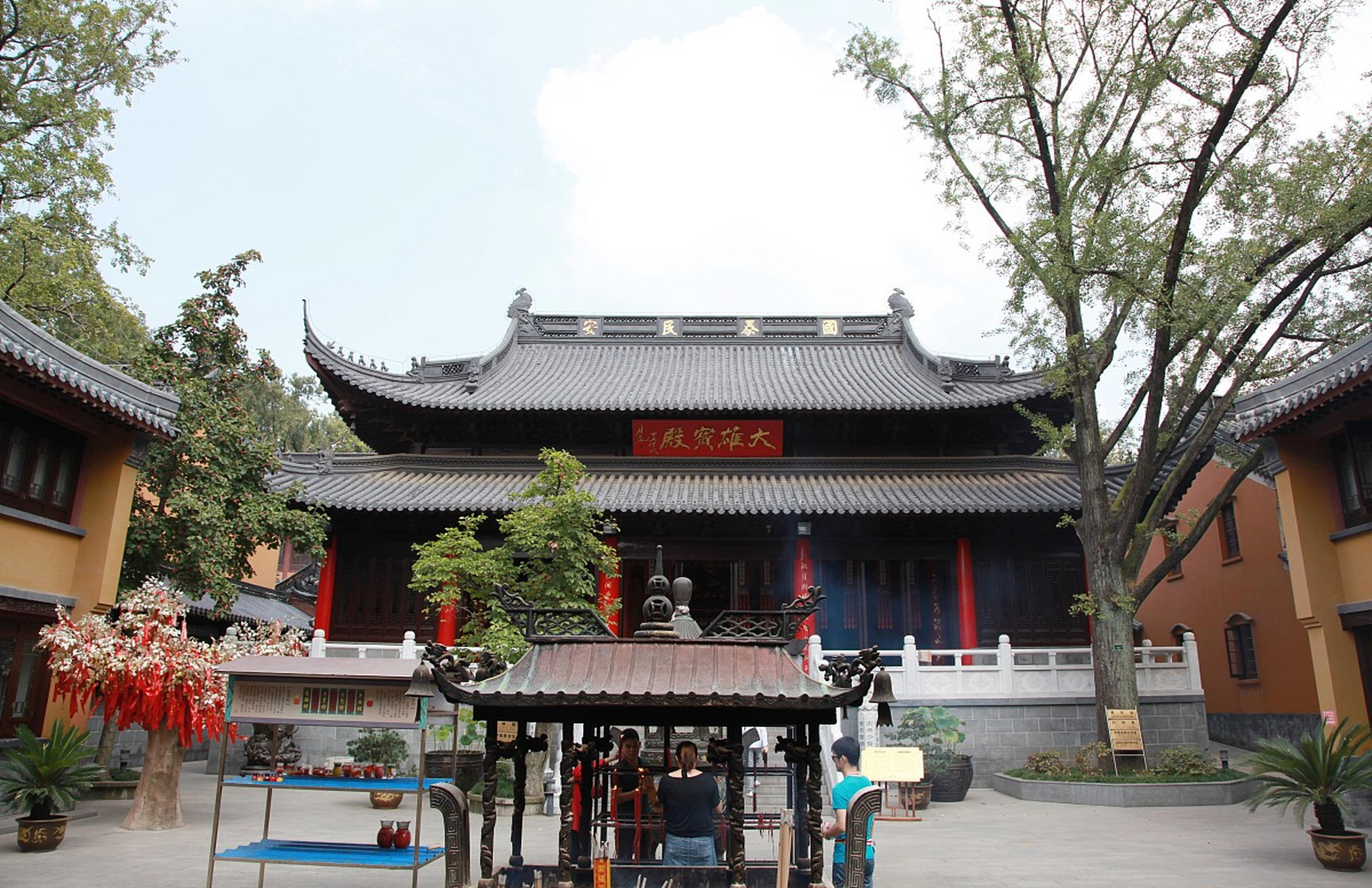 带着避暑攻略上热搜#南京市浦口区的石佛寺,一座见证历史的国宝,盏热