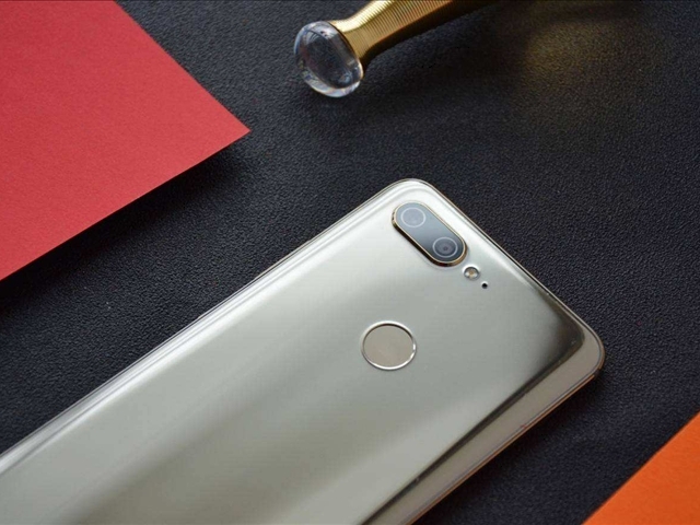 联发科p30 6gb运行内存的顶级旗舰机,价格降至2099元,无人问津