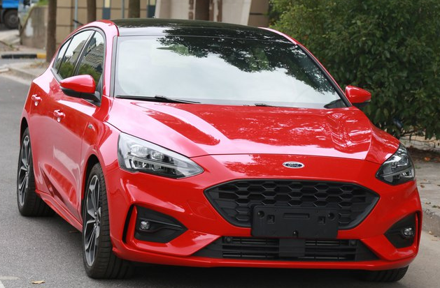 90后购车经历:放弃大众高尔夫,入手新一代福克斯st line