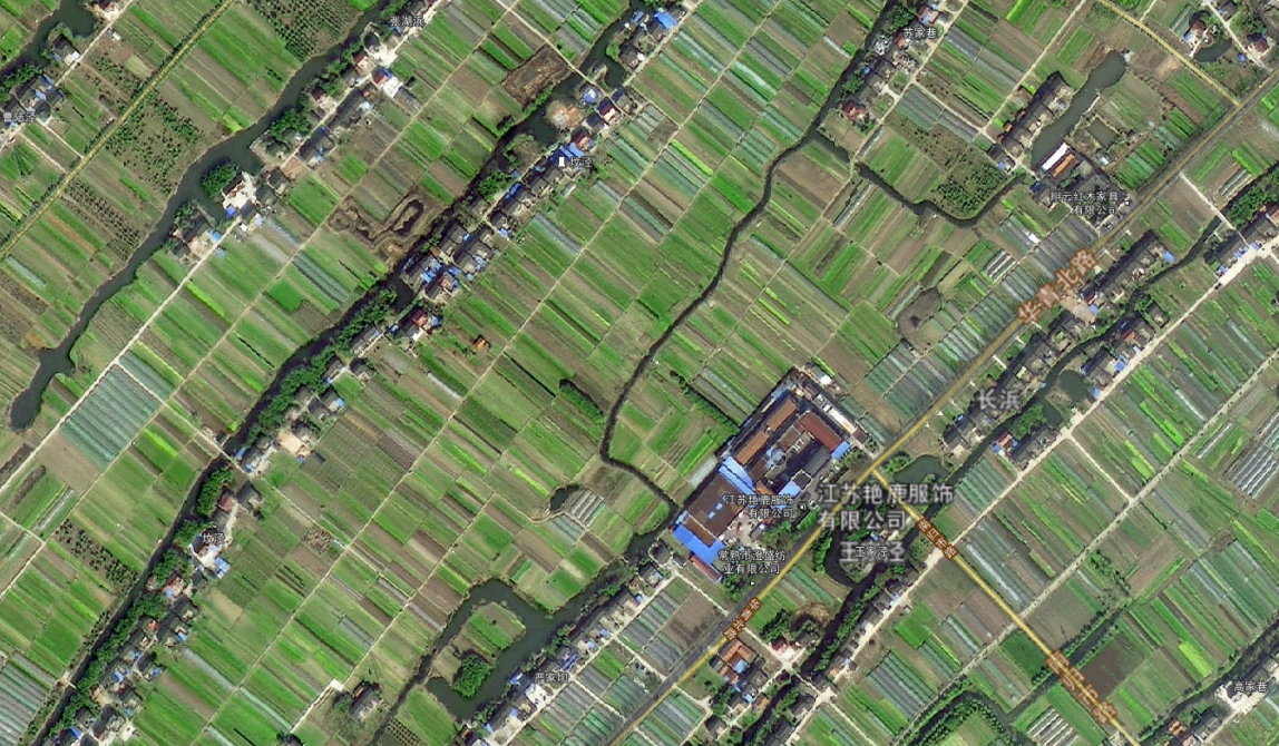 从卫星上看农村是什么样的呢?田地与房屋交错,形状有趣