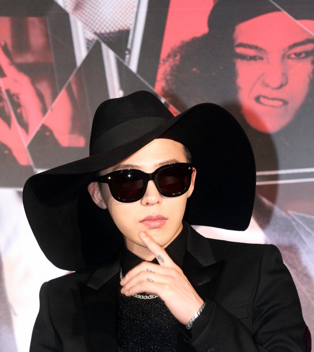 权志龙,网友说他是音乐界的才子,华丽而极具创意的造型点燃热情