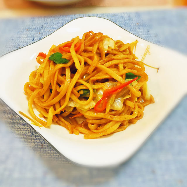 蔬菜炒面,家常蔬菜炒面,色香味俱全,轻轻松松就能完成一顿饭