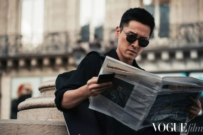 胡歌上演"墨镜杀",霸道总裁上线了,网友:男神的气息铺面而来