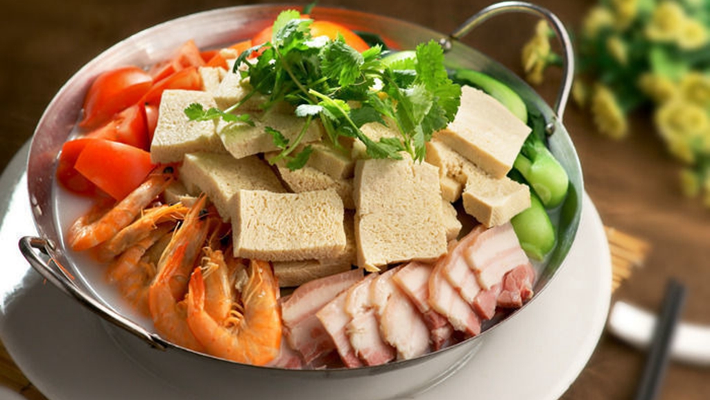 冻豆腐火锅,味道不鲜美?厨娘说:按这个步骤,汤滚烫,味鲜美!