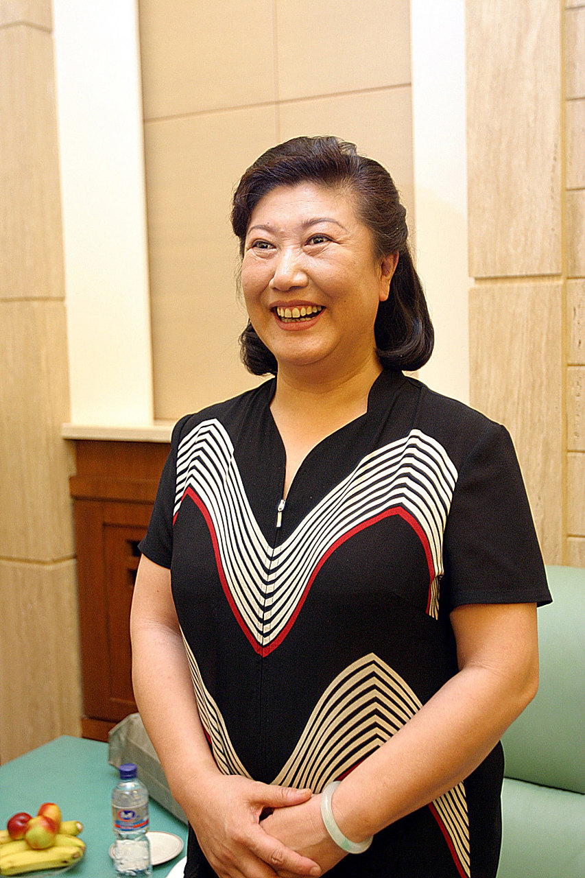 2005年,高秀敏突然心脏病离世,在北京等地留下共7套房产和巨额存款.