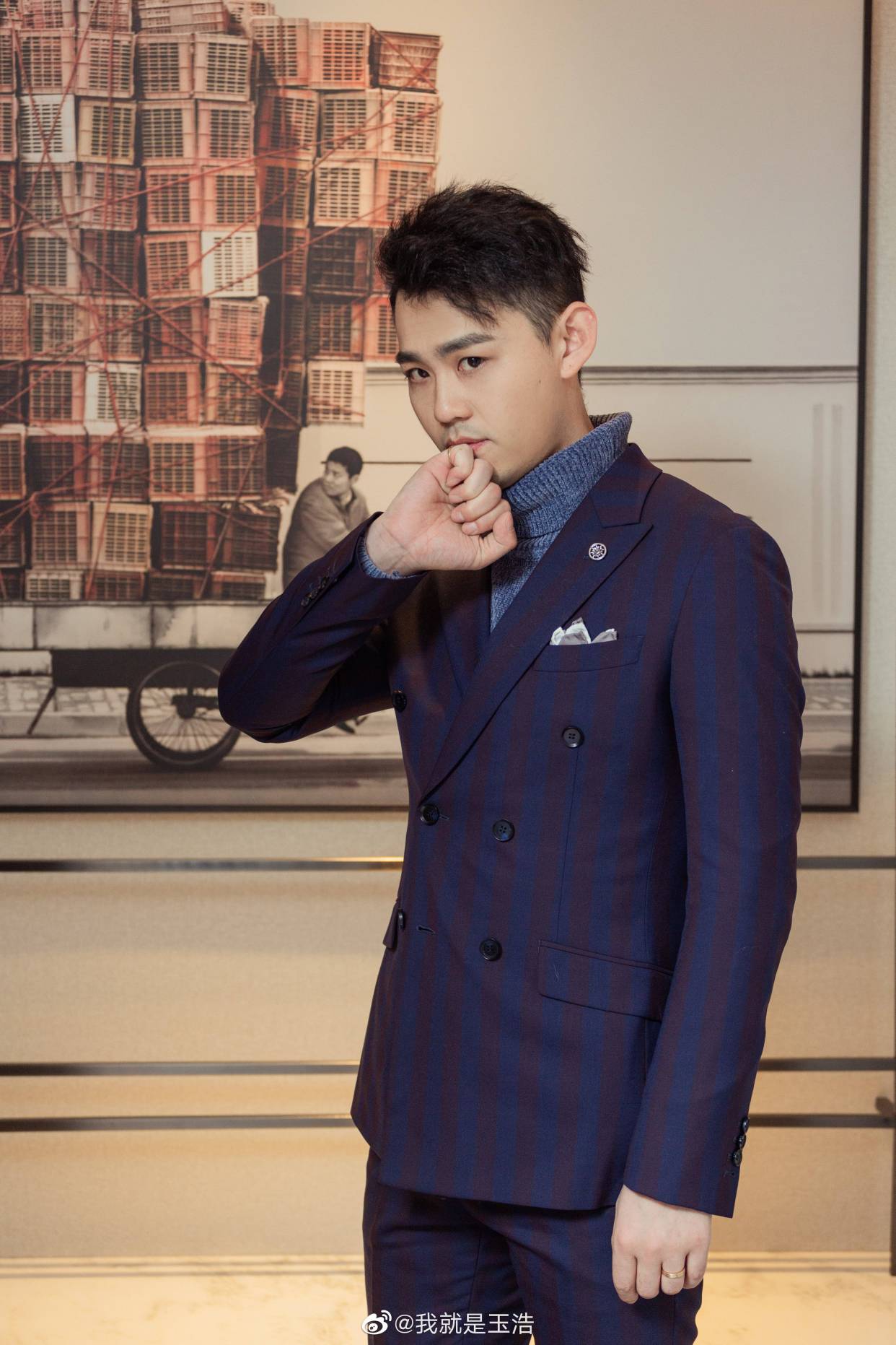 喊郭德纲"亲师大爷",住250元租房,29岁爆红开茶馆,玉浩有才