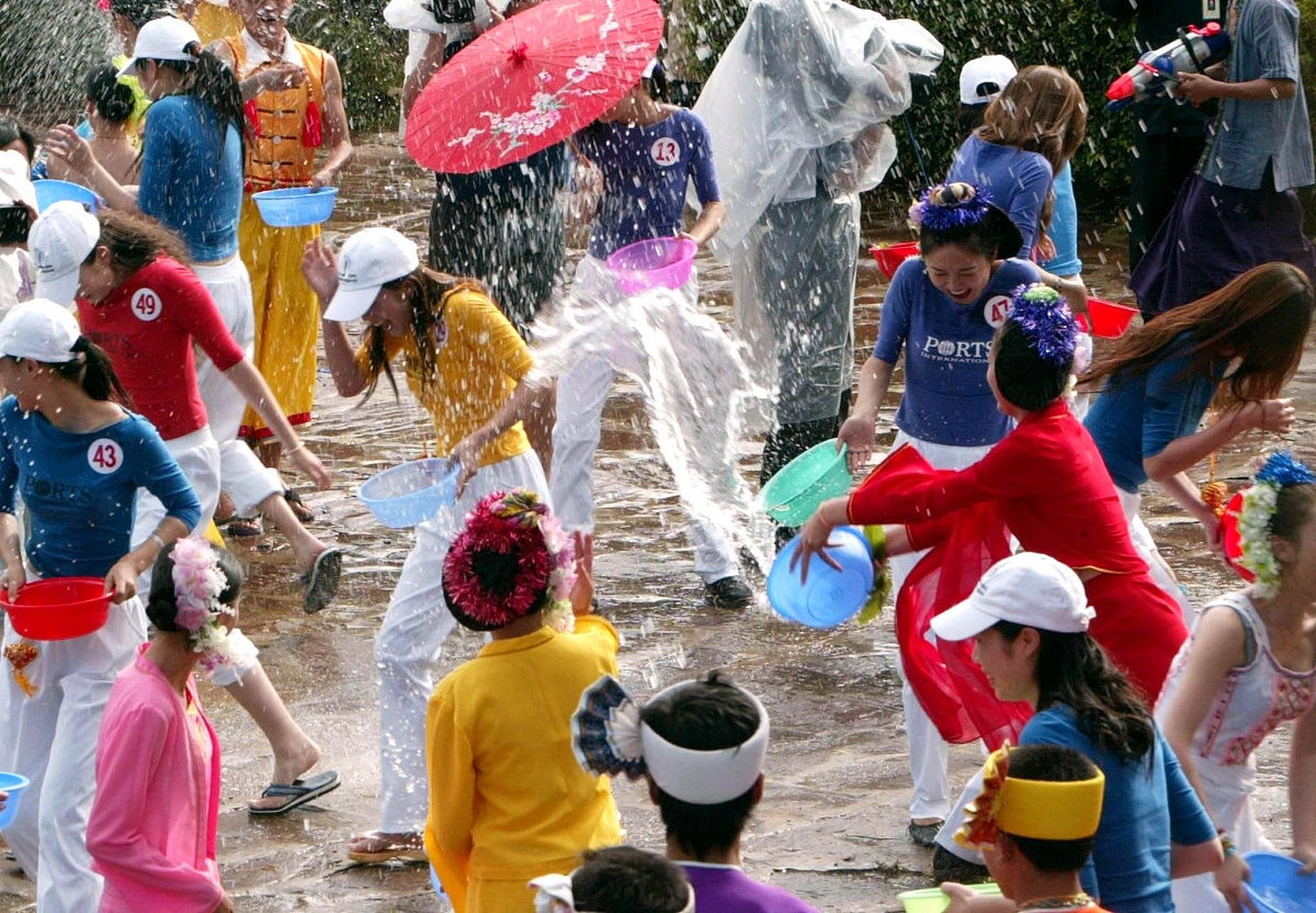 瑞丽泼水节可连休4天!