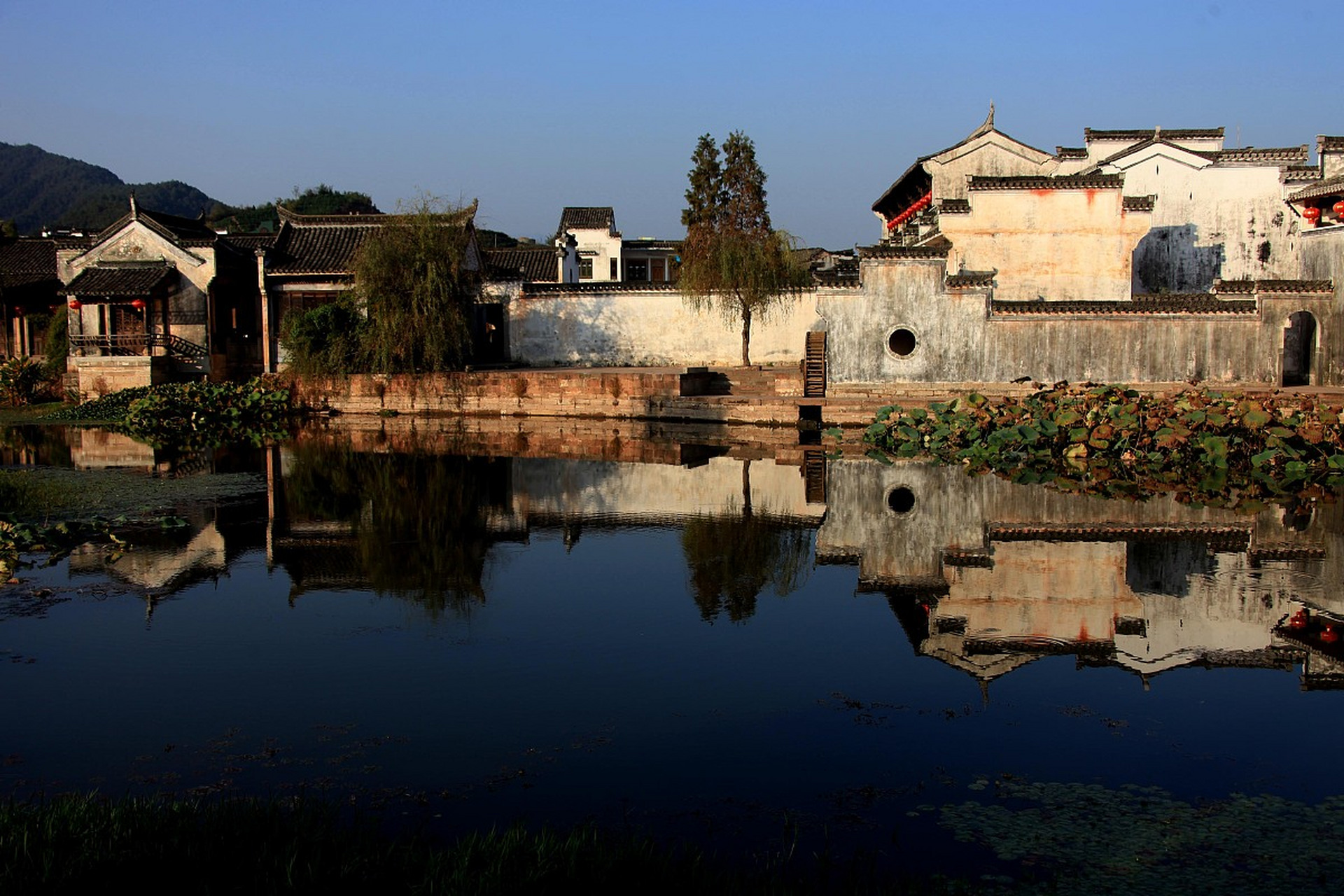 江湾景区位于江西上饶婺源,拥有丰富历史文化和自然风光.