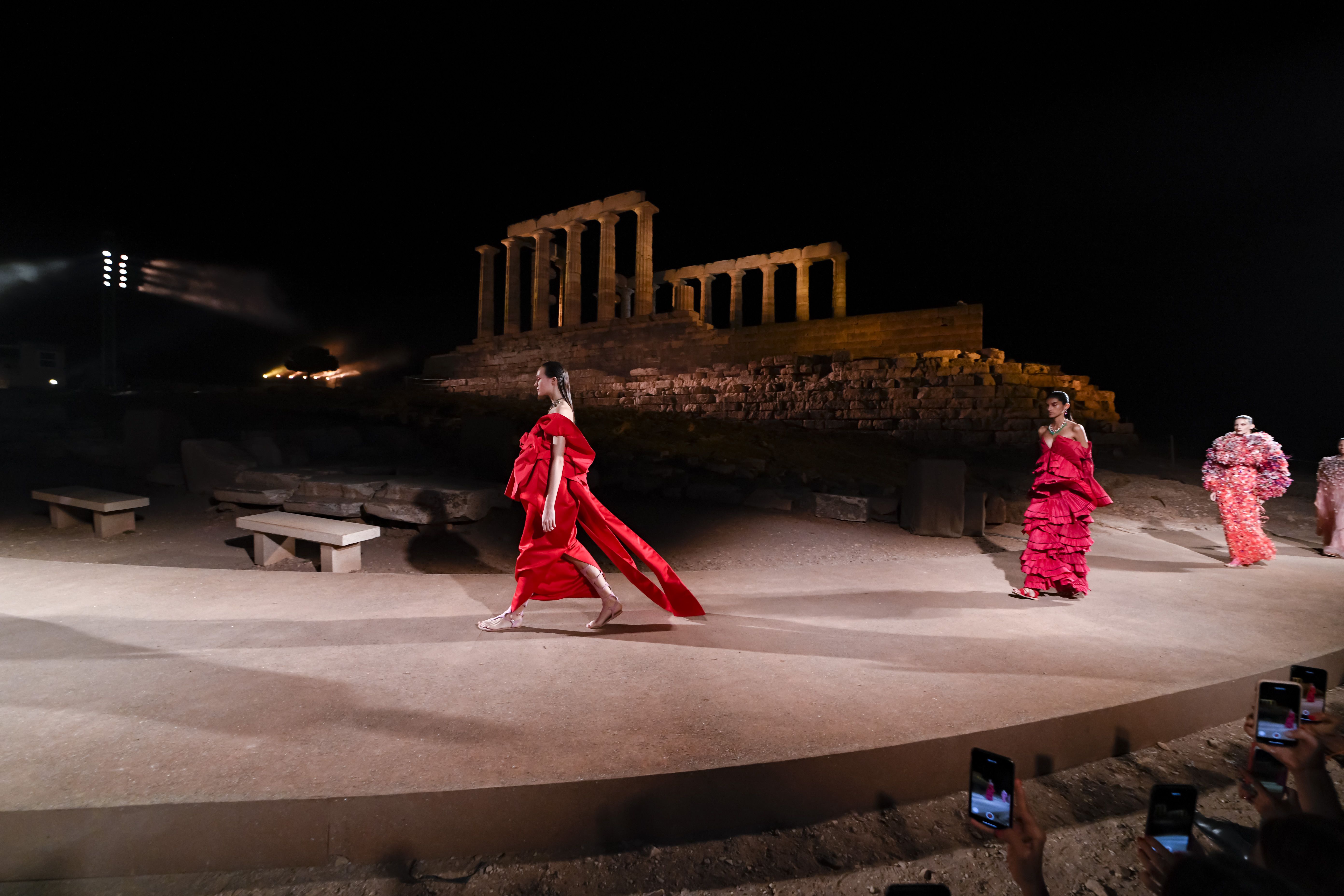 希腊波塞冬庙旁的时装秀(3)