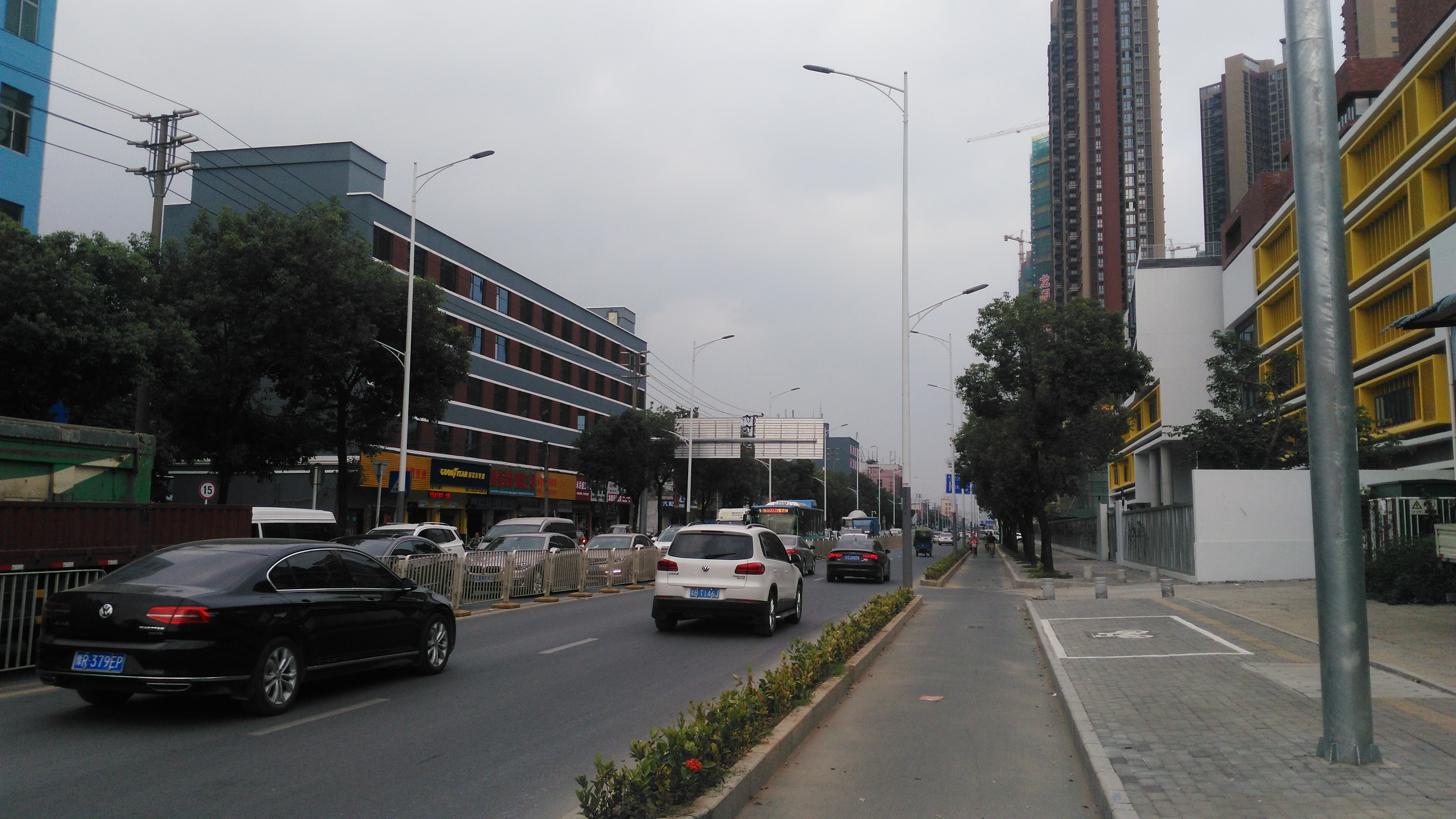 深圳龙岗新生社区实拍,原来的龙岗新生村,现在是什么样了呢?