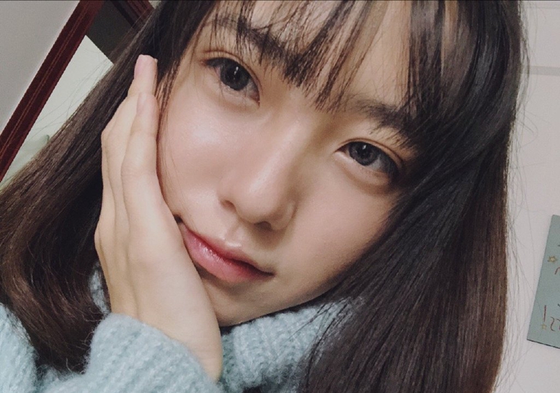 lol:解说雨童和女友游玩,颜值真不输余霜!网友:天天吃柠檬