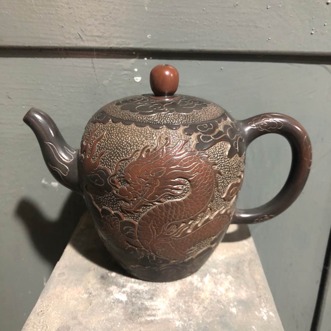 钦州市陶花岛坭兴陶浮雕龙凤茶壶