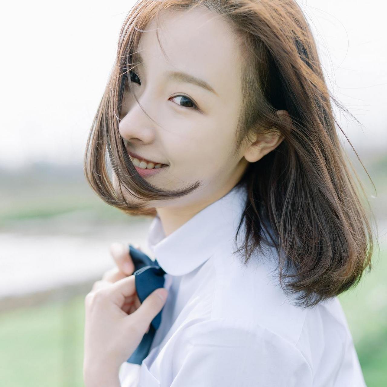 蜜汁沙雕集锦#一男骑摩托车,后座上带着一个四五岁的小孩.