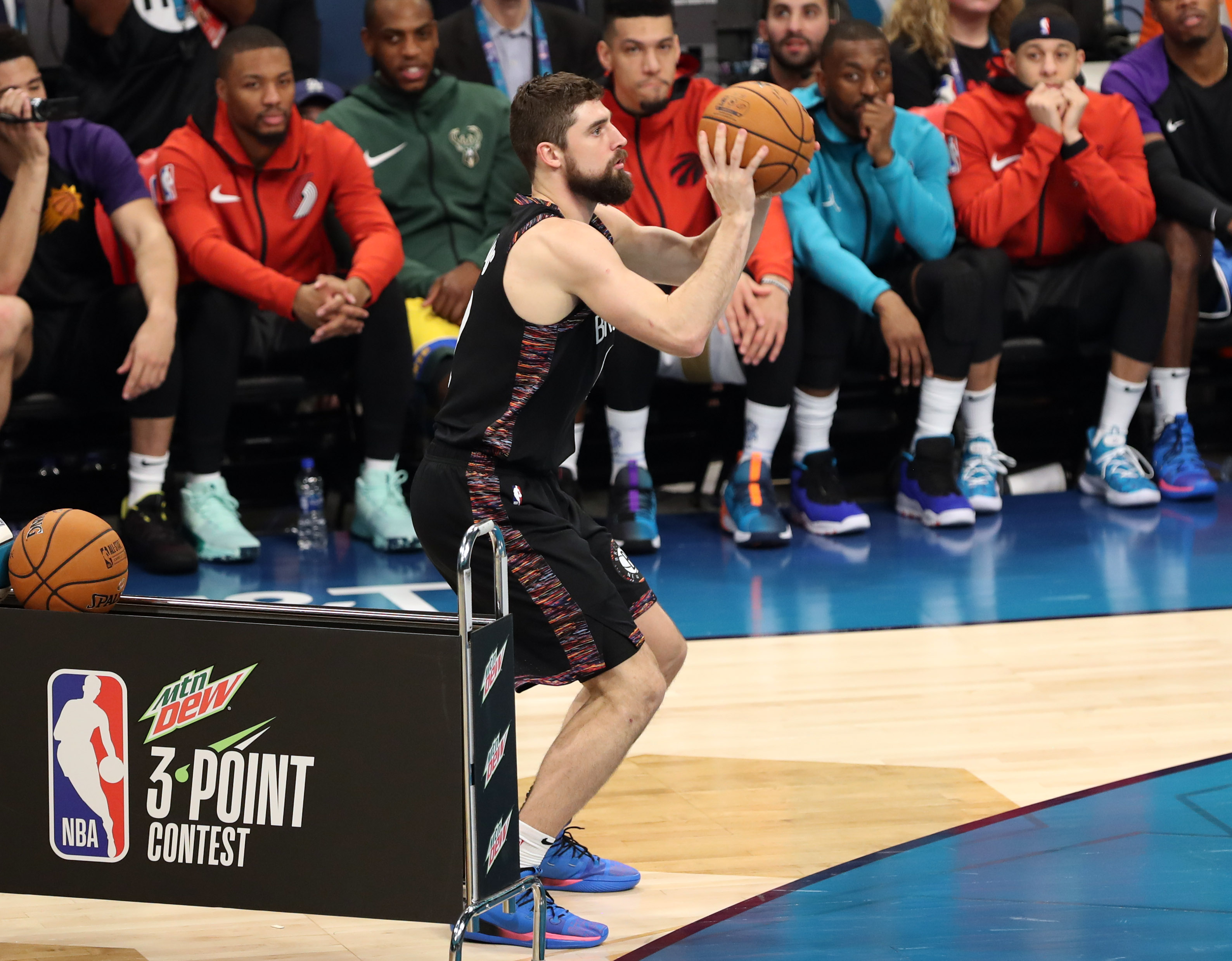 篮球——2019nba全明星:哈里斯捧得"三分王"