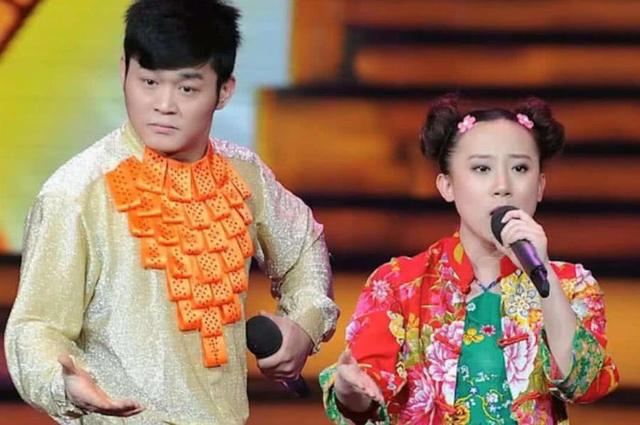 1岁丫蛋近照,离婚后身材相貌大变,这模样怕是赵本山也认不出