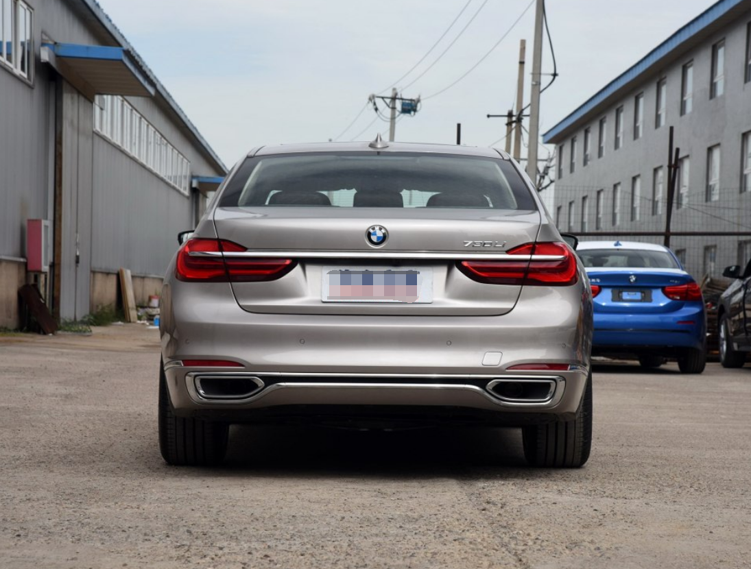 解读这款,动感时尚的,宝马7系