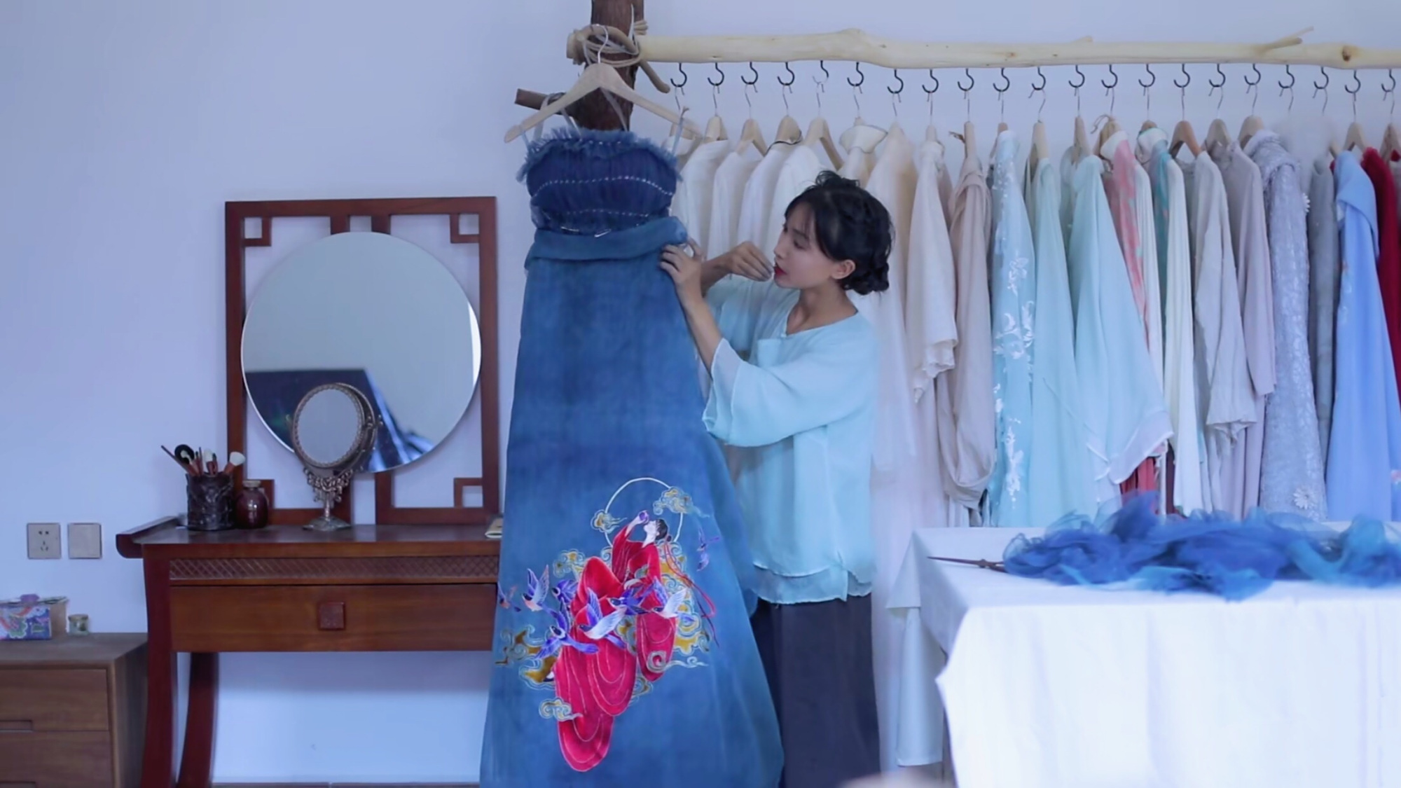 想要穿出仙气飘飘?李子柒中国风元素穿搭,教你"立地成仙"