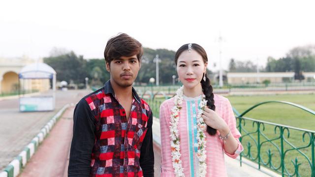 中国85后女生环游印度,一个月游遍八座城市,所到之处合影不断!