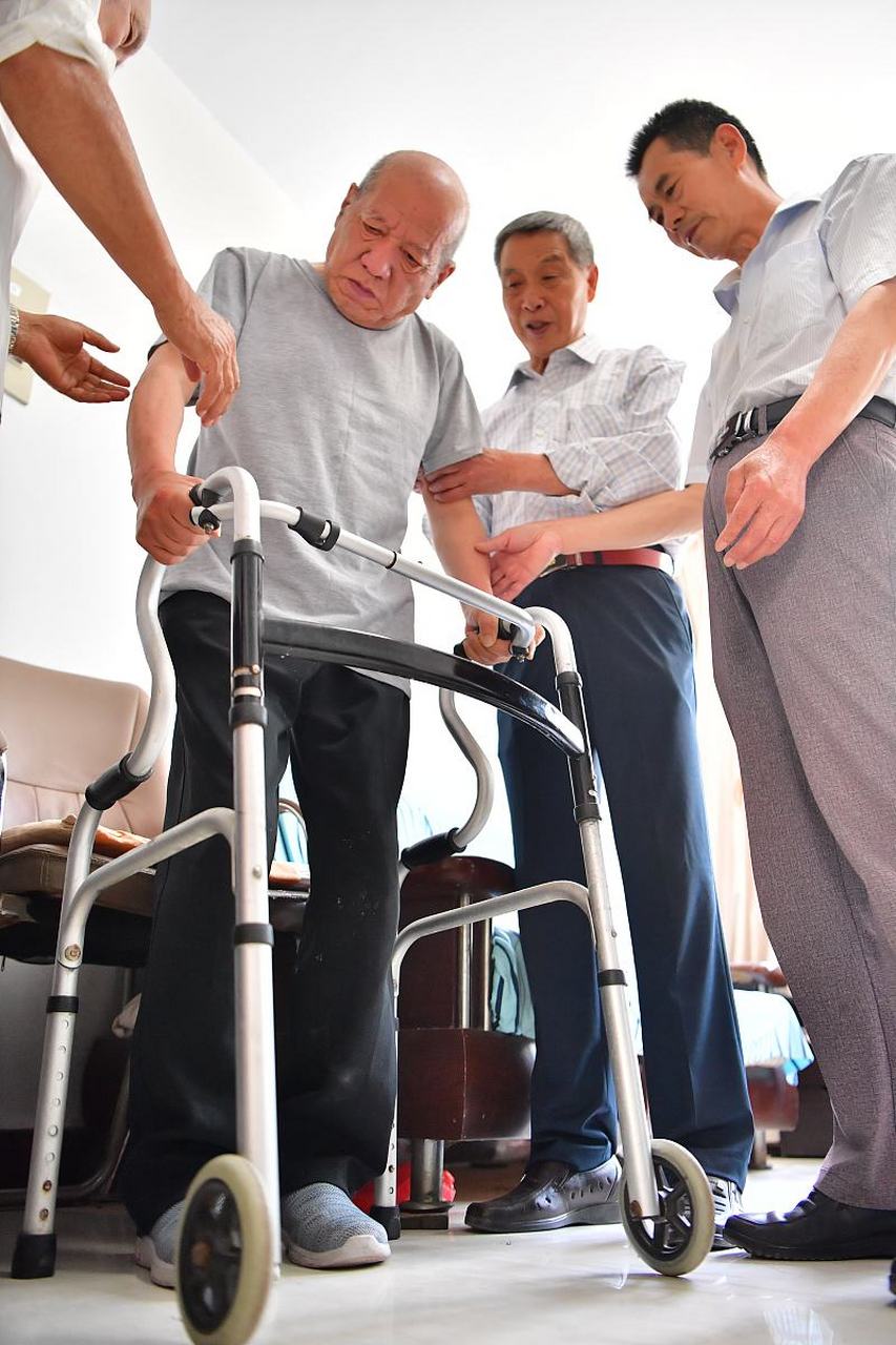 脑梗康复黄金期 60天 !我帮你安排好了.