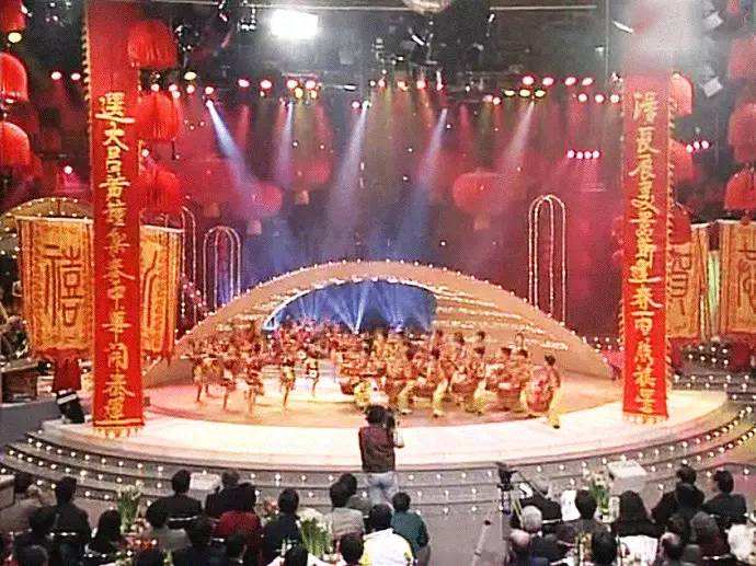 1994年春晚首用直播真唱,王菲彩排时因乐感不好退出