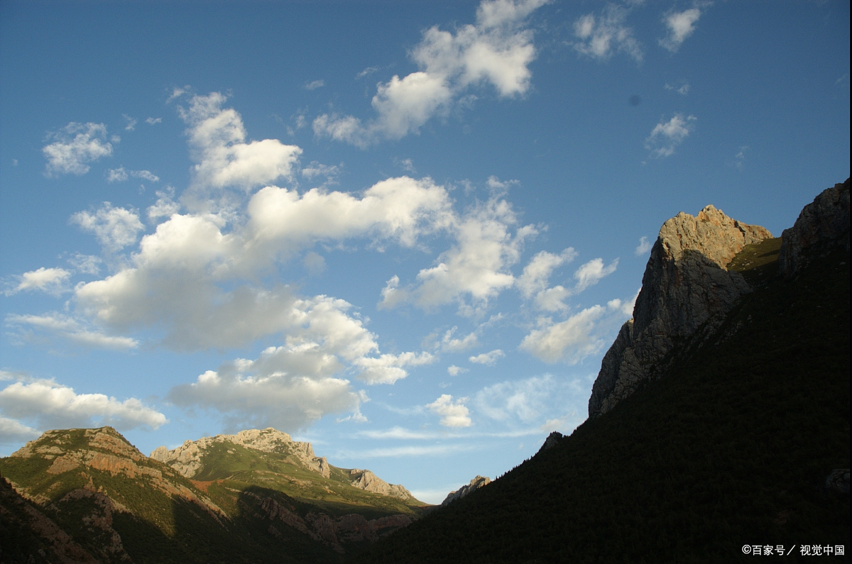 越山天姥远云秋