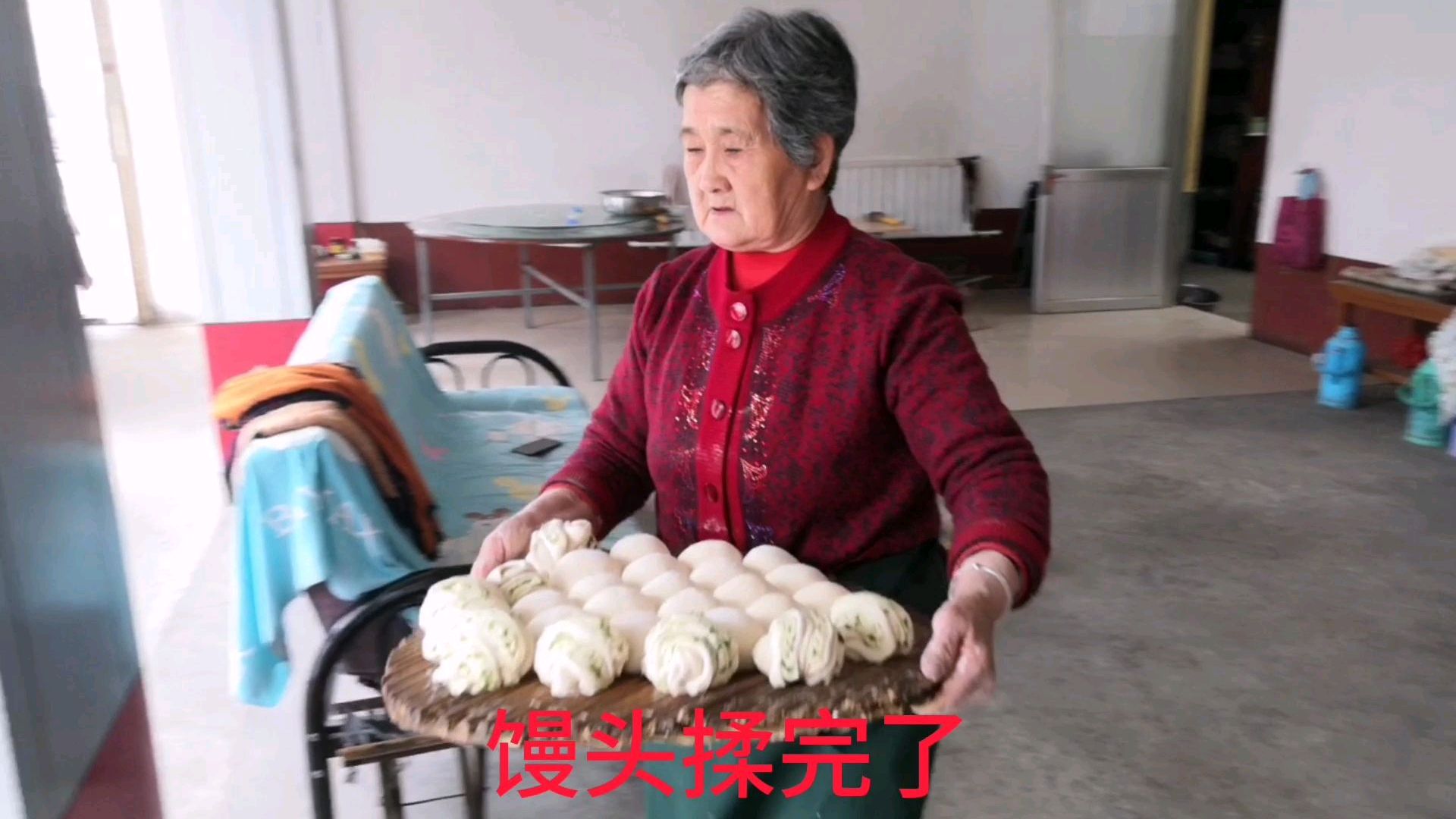 “舌尖上的大馍头”今天75岁老妈给我蒸了一锅热腾腾的大馒头请看