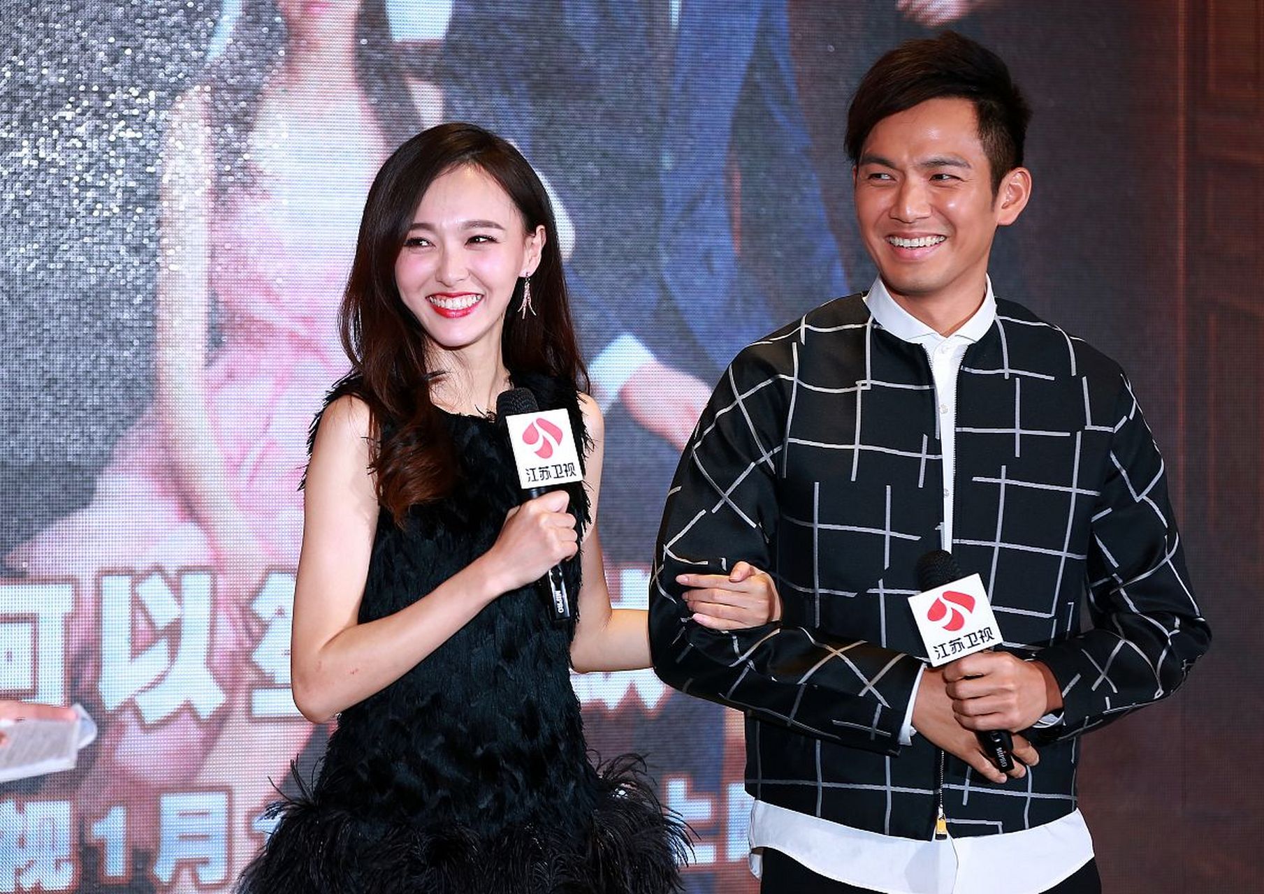 钟汉良不管是和杨幂搭档,还是跟唐嫣同台,都看起来很有cp感,难怪他47