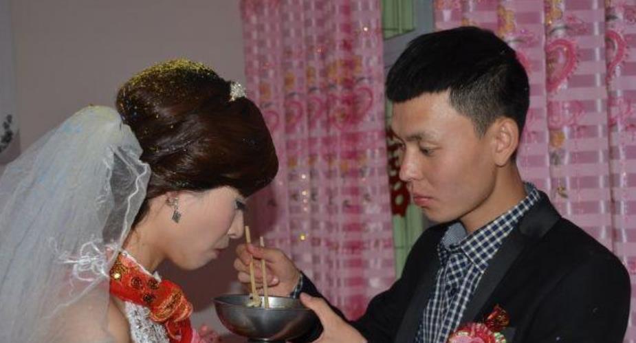 "女大一,不是妻;女大三,抱金砖"是何意,你认同这种说法吗?