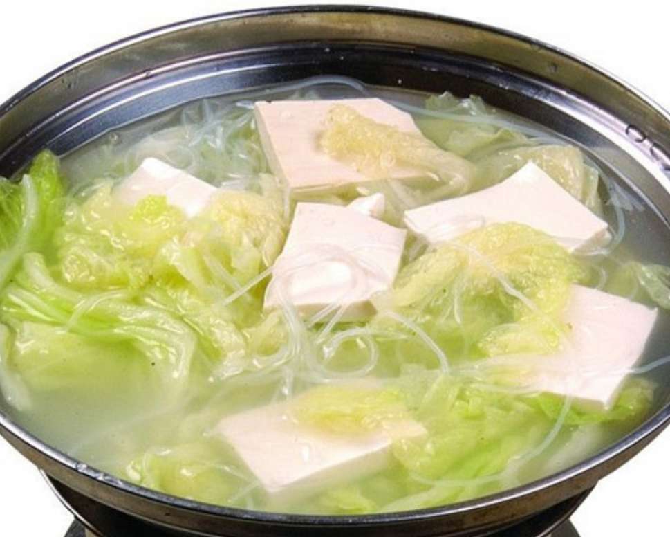 在如此天寒地冻的季节,来学着做一个白菜豆腐汤暖暖胃吧
