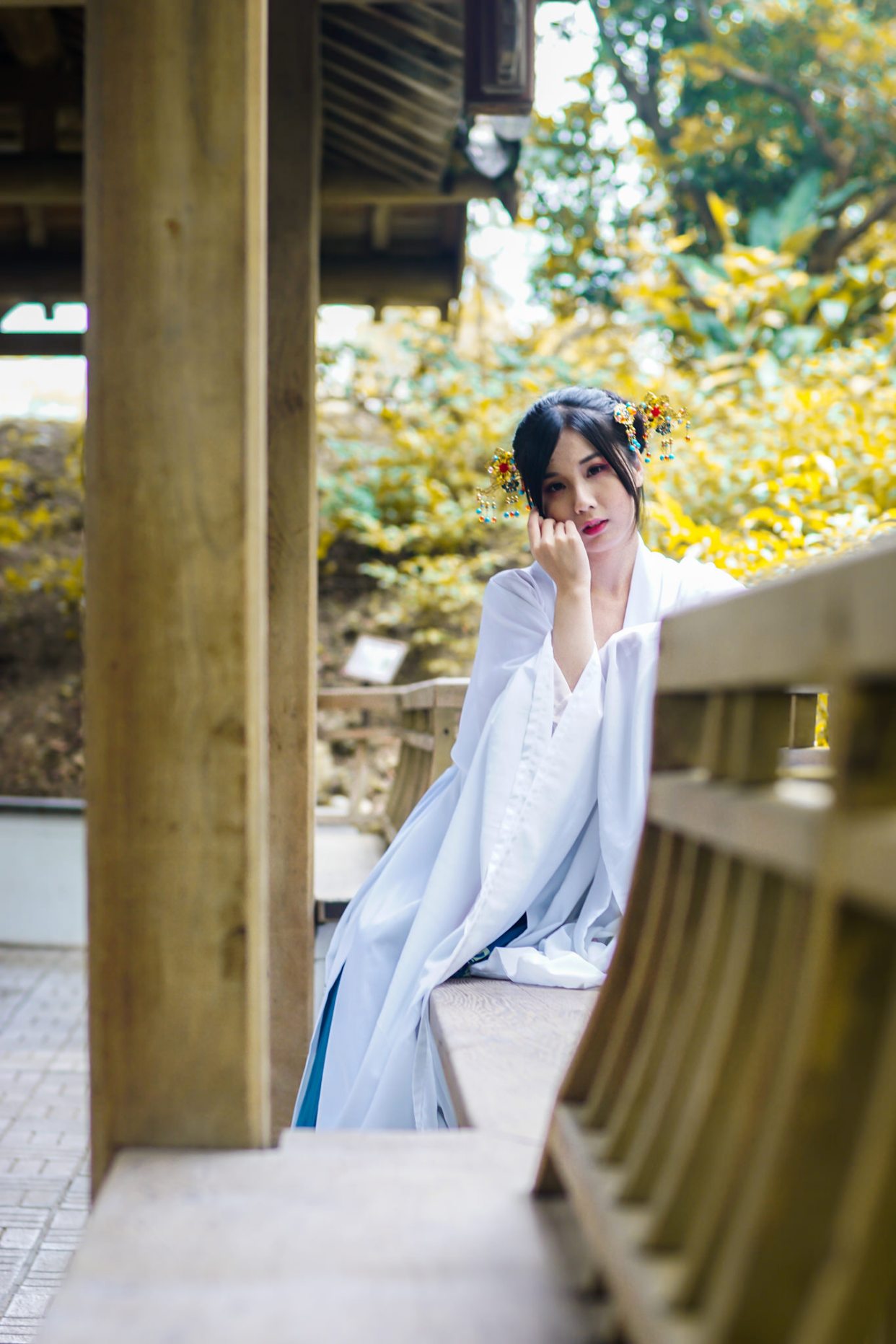 推荐:古装美少女,秀眉凤目,玉颊樱唇,竟是一个美貌佳人