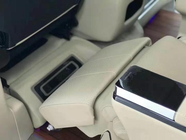 陆耐a系列高端航空座椅实用性细节实拍展示