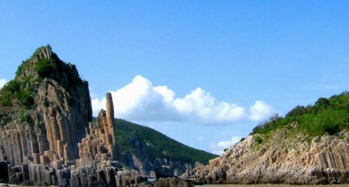 除了杭州桐廬瑤琳仙境,儋州龍門激浪火山海岸以外,這些景觀奇特的旅遊