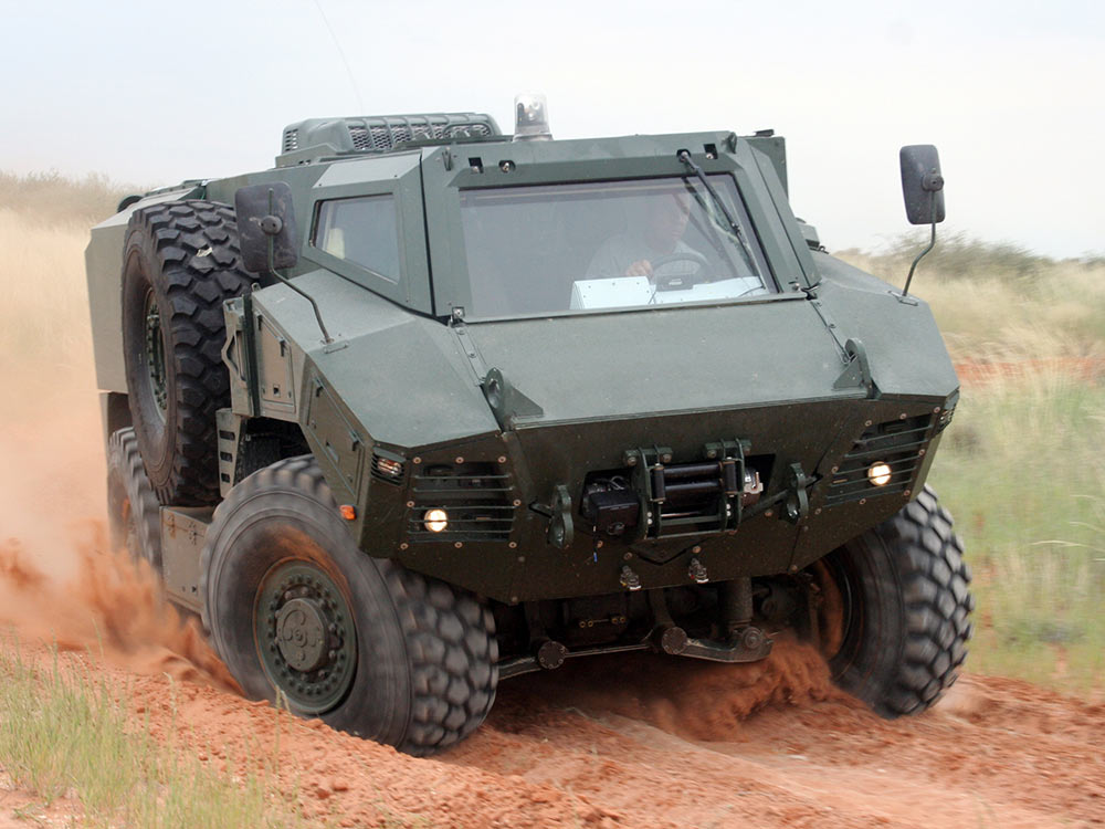 阿联酋轮式装甲车图片