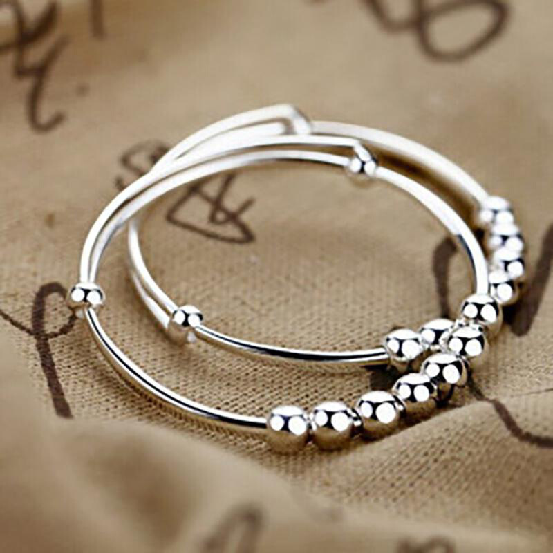 戴上脚镯护身符,宝宝自信迈出小短腿