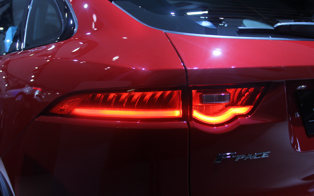 这款车的尾灯设计很精美,十分好看