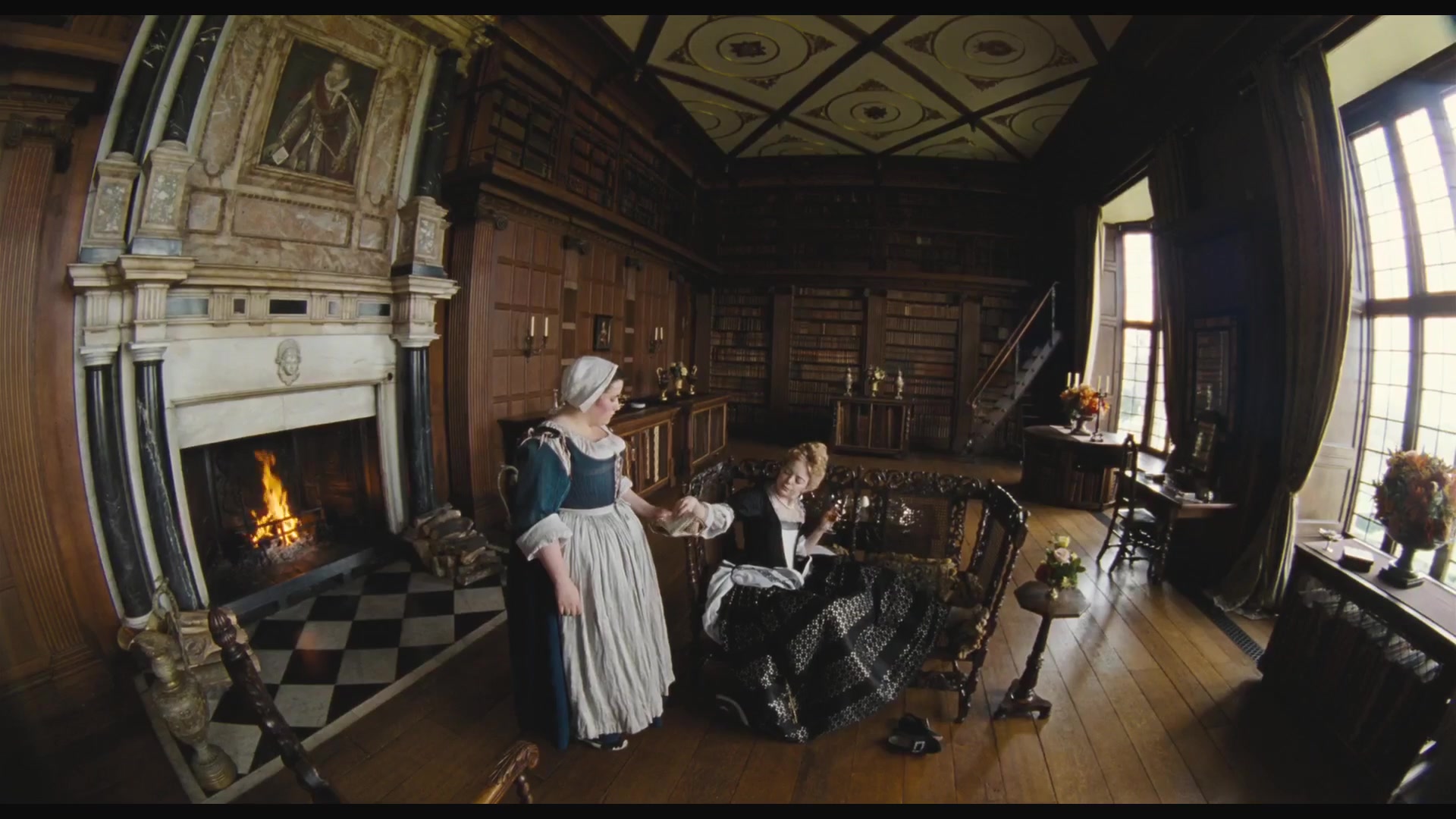 《宠儿》——她们都是女王的宠物