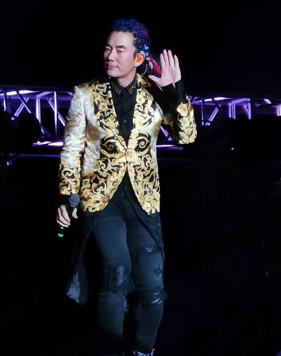 任贤齐演唱会两大看点让人印象深刻,首站演出中出现尴尬一幕