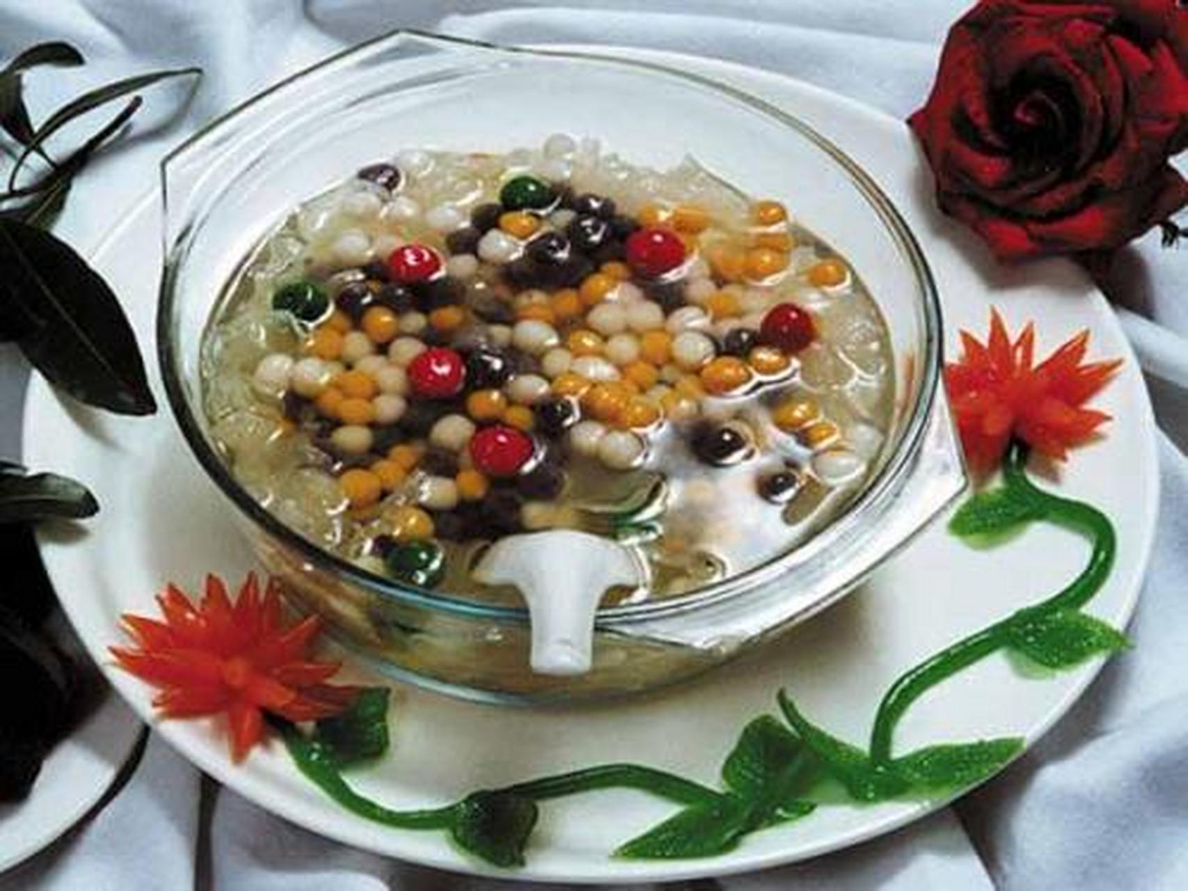 龙南珍珠汤,是江西龙南著名的小吃,属于客家菜.